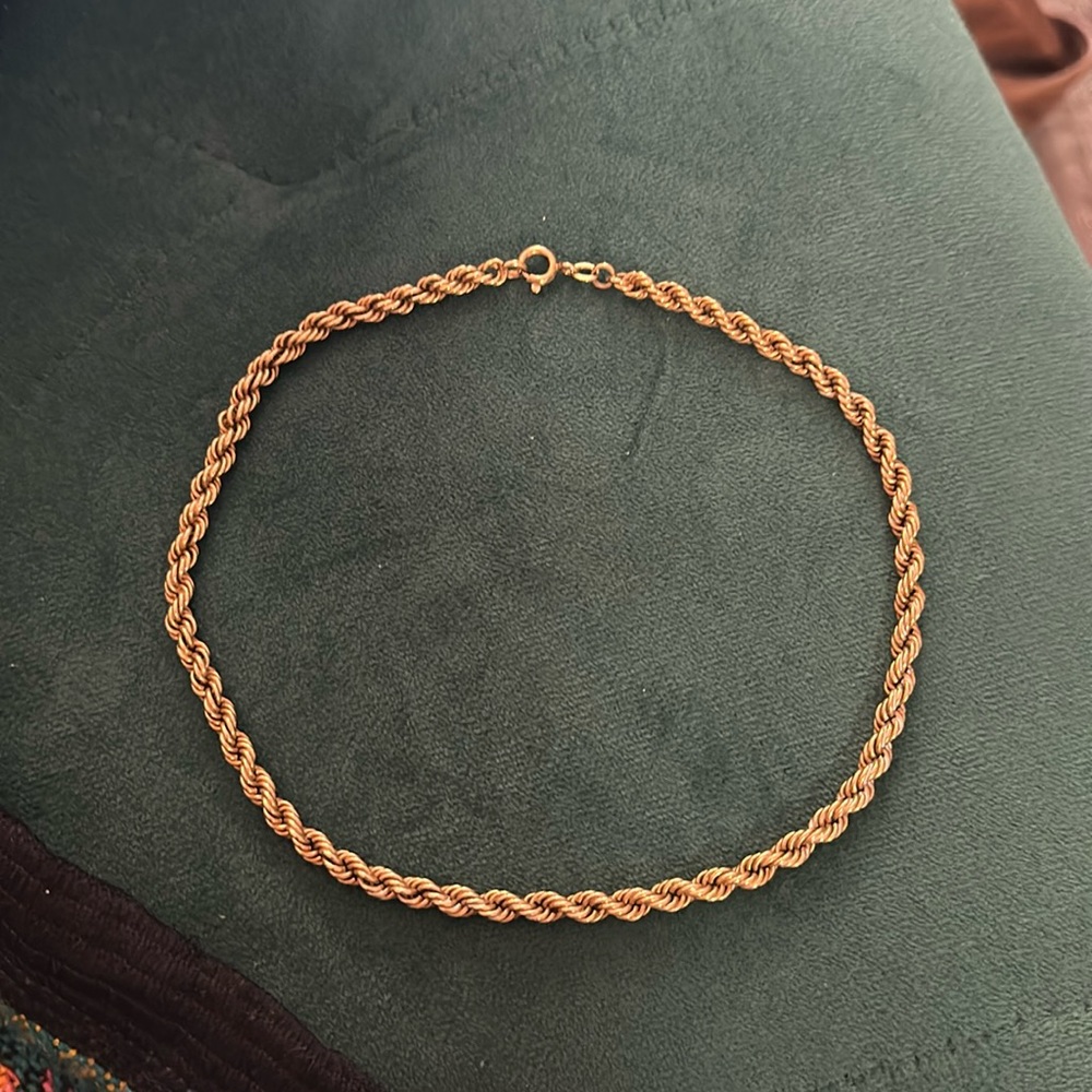 Gold necklace from Rome